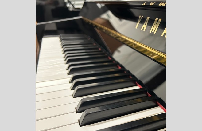 Yamaha Polished Ebony C108 Upright Piano, Used - All Inclusive Premium Package (SN:5344516) - Image 7